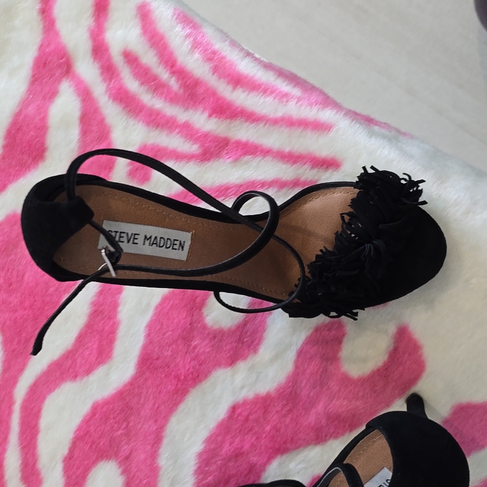 Shoes - Picture 3 of 12